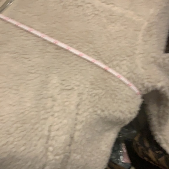 Urban Outfitters BDG cream colored Sherpa fleece jacket, front pockets, zip - Picture 10 of 11